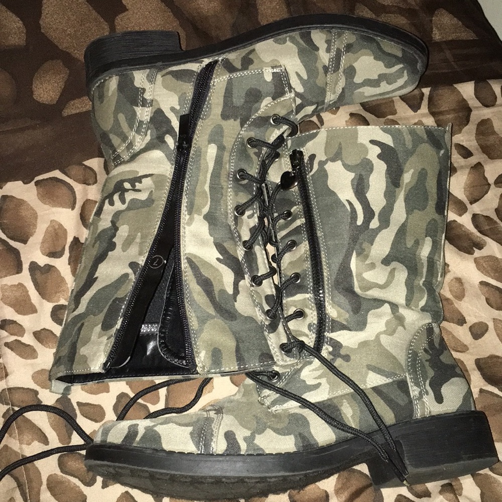 Camouflage Boots